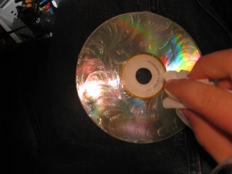 How To Fix a Scratched Disc- All You Need to Know About it!!